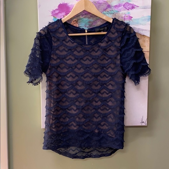 Sanctuary Tops - Scalloped lacy Sanctuary top